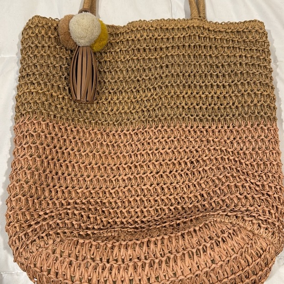 ⚫️⚫️ OLD NAVY COLOR-BLOCKED STRAW TOTE - Picture 6 of 9